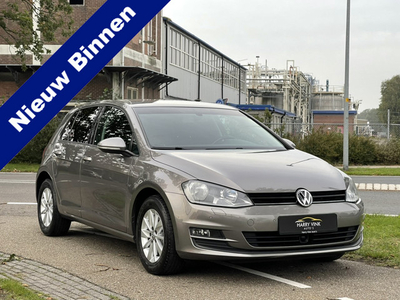 Volkswagen Golf 1.2 TSI Highline BlueMotion | NAV | Stoelverwarming | Parkeersensoren | Adaptive Cruise Control