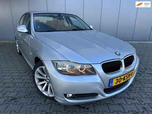 BMW 3-serie 318i Business Line / Leder / Navi / PDC /