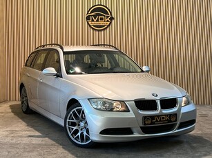 BMW 3-serie Touring 318i Business Line LEDER, TREKHAAK