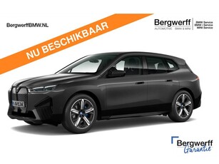 BMW iX xDrive40 - Driving Ass Prof - Laserlight - Parking