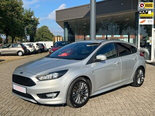 Ford Focus 1.0 ST-Line, Navi, Cliam, Apps, Camera, PDC, etc.