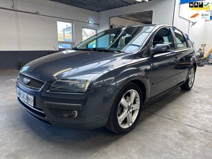 Ford Focus 1.6-16V Futura