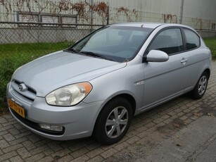 Hyundai Accent 1.4i Dynamic - AIRCO - EXPORT