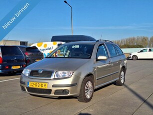 Škoda Fabia Combi €2249,-1.4-16V Ambiente Apk Nappas Airco