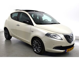 Lancia Ypsilon 0.9 Turbo Platinum Panoramadak, Leder, PDC