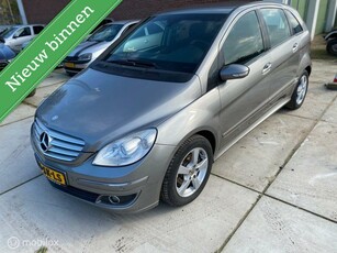 Mercedes B-klasse 200 automaat 2006 lekke koppakking