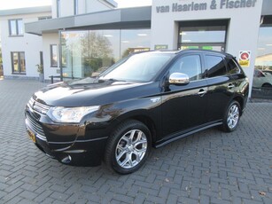 Mitsubishi Outlander 2.0 PHEV Instyle 4WD, Navi, Camera