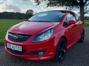 Opel Corsa 1.4 OPC-Line / airco / stuurverwarming / nieuwe