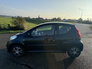 Peugeot 107 1.0-12V XR (bj 2008)