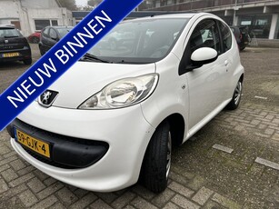 Peugeot 107 1.0-12V XS 3 deurs nwe apk nieuwstaat!