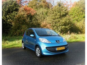 Peugeot 107 1.0-12V XS . AUTOMAAT . Airco . Toeren teller .