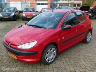 Peugeot 206 1.1 X-Design ABS NIEUWE APK met RDW Steekproef