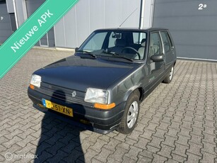 Renault 5 1.4 Cosmopolitan Automaat