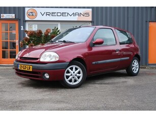 Renault Clio 1.6-16V RXE (bj 2001)