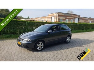 SEAT Ibiza 1.4-16V STUURBEKRACHTIGING AIRCO LM VELGEN