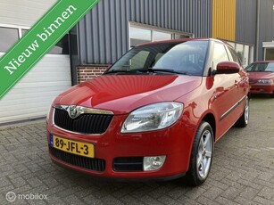 Skoda Fabia 1.6-16V Ambition ZEER NETJES! TREKHAAK!