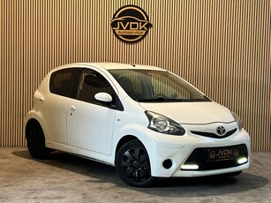 Toyota Aygo 1.0 VVT-i Now 5-DEURS, AIRCO, BJ 2014