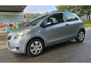 Toyota Yaris 1.3 VVTi 2e Eigenaar ! NL Auto ! Keurige auto