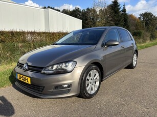 Volkswagen Golf 1.0 TSI Connected Series / NAVI / AIRCO ECC