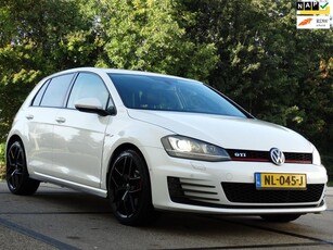 Volkswagen Golf 1.2 TSI Highline - AUTOMAAT - GTI LOOK -