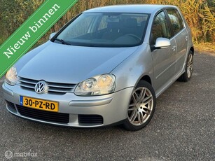 Volkswagen Golf 1.6 FSI Sportline