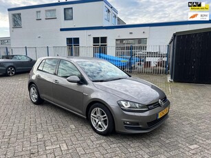 Volkswagen Golf 1.6 TDI Highline BlueMotion