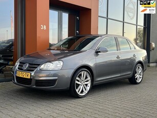 Volkswagen Jetta 1.6 102PKCruiseClimaMediaschermTrekhaak