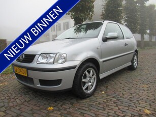 Volkswagen Polo 1.4-16V Comfortline Airco