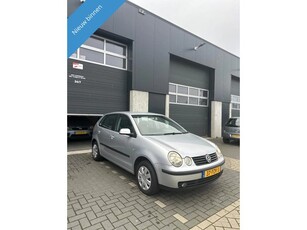 Volkswagen Polo 1.4-16V Highline AIRCO