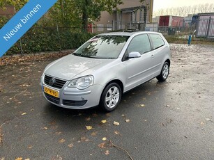 Volkswagen Polo 1.6-16V Optive ZEER NETTE AUTO MET ORG LAGE