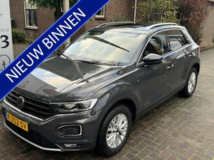 Volkswagen T-Roc 1.0 TSI Style Business Lichtmetalen