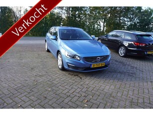 Volvo V60 1.6 T3 Momentum TREKHAAK CLIMA PDC NAVI