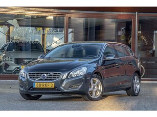 VOLVO V60 2.0T MOMENTUM / TREKHAAK