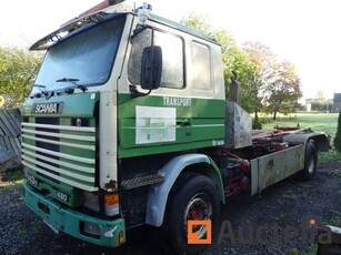 Vrachtwagen deur container Scania 143H 420 (1994-954409 kms)