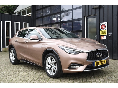 Infiniti Q30 Benzine