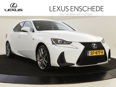 Lexus IS Benzine