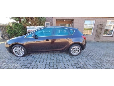 Opel Astra Benzine