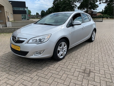 Opel Astra Benzine