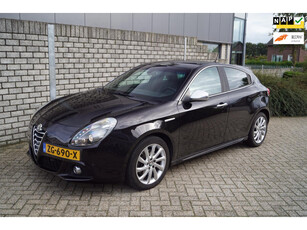 Alfa Romeo Giulietta 1.4 T Exclusive Sprint Autom Leder Sportst Stoelverw Navi Clima Cruise 2x PDC LMV Trekhaak ENZ.