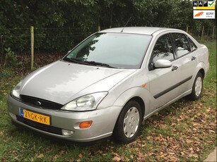 Ford Focus 1.6-16V Ghia automaat, nieuwe distributie en APK