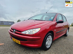 Peugeot 206 1.4 X-line rijd rem schakel perfect lage km 119000 nap apk 25-10-2025 elek ramen in ruil mog!!!