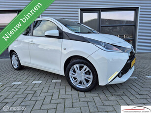 Toyota Aygo 1.0 VVT-i x-play CAMERA AIRCO LMV