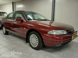 Uniek Ford Mondeo Ghia 1.816v/70dkm/1e eig/Auto van het jaar