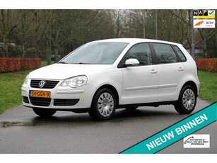 Volkswagen Polo 1.2-12V Comfortline 5 deurs / Airco / Cruise control / Elektrische ramen / Centrale vergrendeling