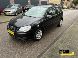 Volkswagen Polo 1.4-16V Comfortline AIRCO,BOORDCOMPUTER,TREKHAAK,SPORTVELGEN,MET APK