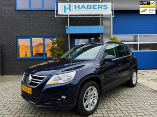 Volkswagen Tiguan 2.0 TSI Sport&Style 4Motion 200PK|Origneel NL|Navi|Camera|Trekhaak|4x4|Leder|DSG|Flippers|Cruise|StoelVW|Climate