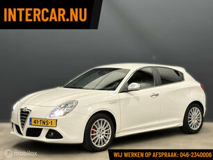 Alfa Romeo Giulietta 1.4 T Clima / Navi / Rood Leder