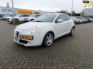 Alfa Romeo MiTo 0.9 CRUISCONTR/PARKSENS/NAVIGAT/NAP