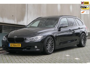 BMW 3-serie Touring 328i High Executive Panodak Navi