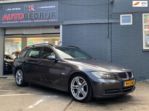 BMW 3-serie Touring 330d High Executive Groot Navi Automaat